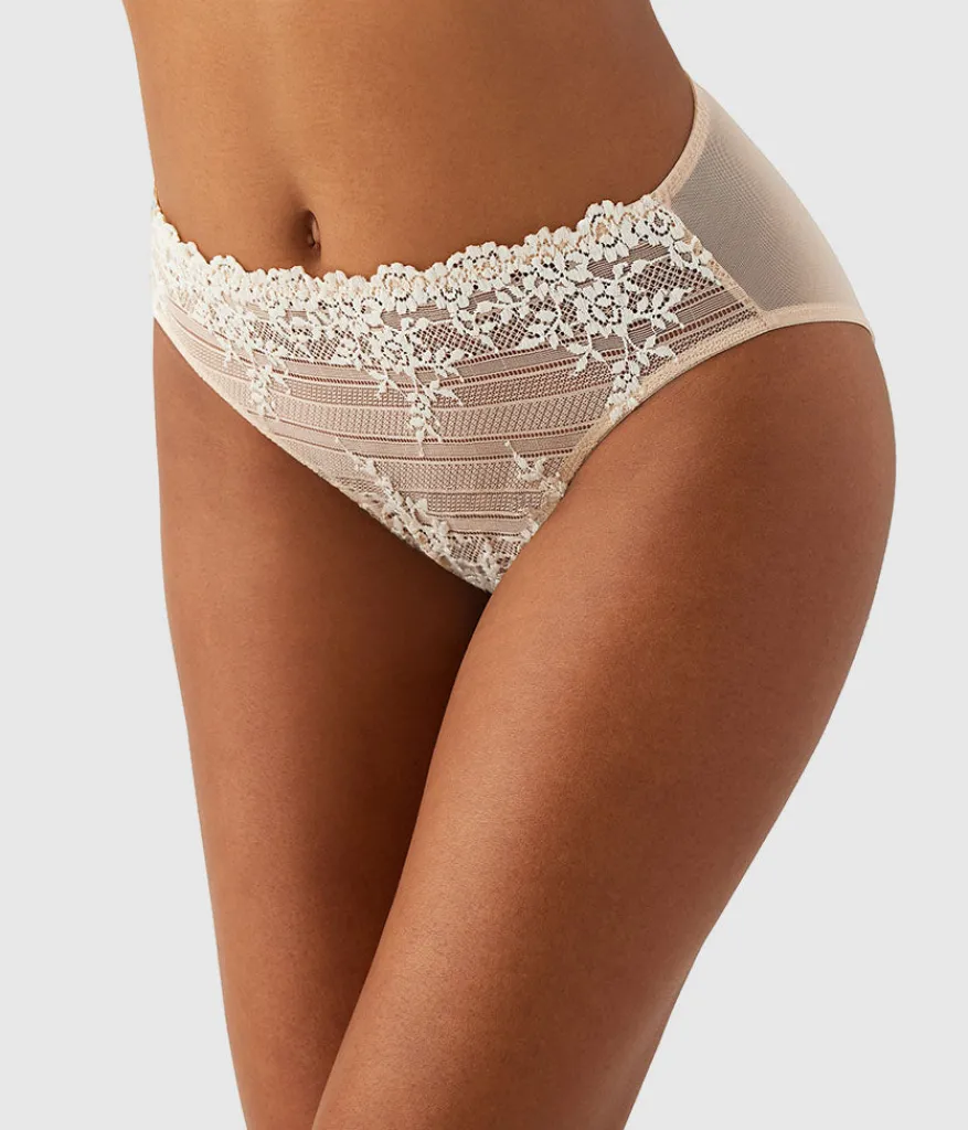 Wacoal Panties|Hi-Cut * Ebrace ace® Hi-Cut Sand/Ivory