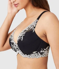 Wacoal Lace * Embrace Lace® Plunge Bra Black