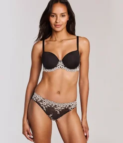 Wacoal Seamless|Underwire * Embrace Lace® T-Shirt Bra Black
