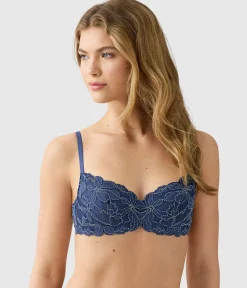 Wacoal Lace|Underwire * Feeling Famous Balconette Contour Bra Crown Blue/ Blue Glow