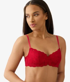 Wacoal Lace|Underwire * Feeling Famous Balconette Contour Bra Chili Pepper/Biking Red