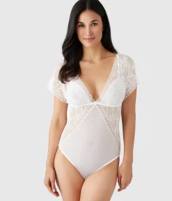 Wacoal Chemises & Bodysuits * ifted In uxury Bodyuit Egret